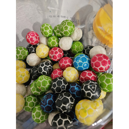 chewing-gum coloration balle foot couleur terrain anniversaire enfants adultes