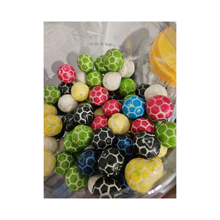 chewing-gum coloration balle foot couleur terrain anniversaire enfants adultes