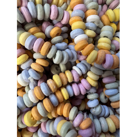 bonbons haribo fizzy banane fruits sucrés cémoi cerdan ferrero trolli carambar chupa chups dragibus pipas sucettes collier